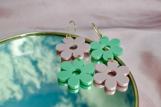 Groovy Daisy Retro Flower Earrings